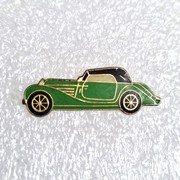 Vieille voiture verte